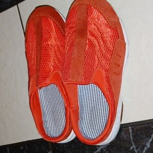 Easy Spirit Sneakers, redish, great shape, 8.5